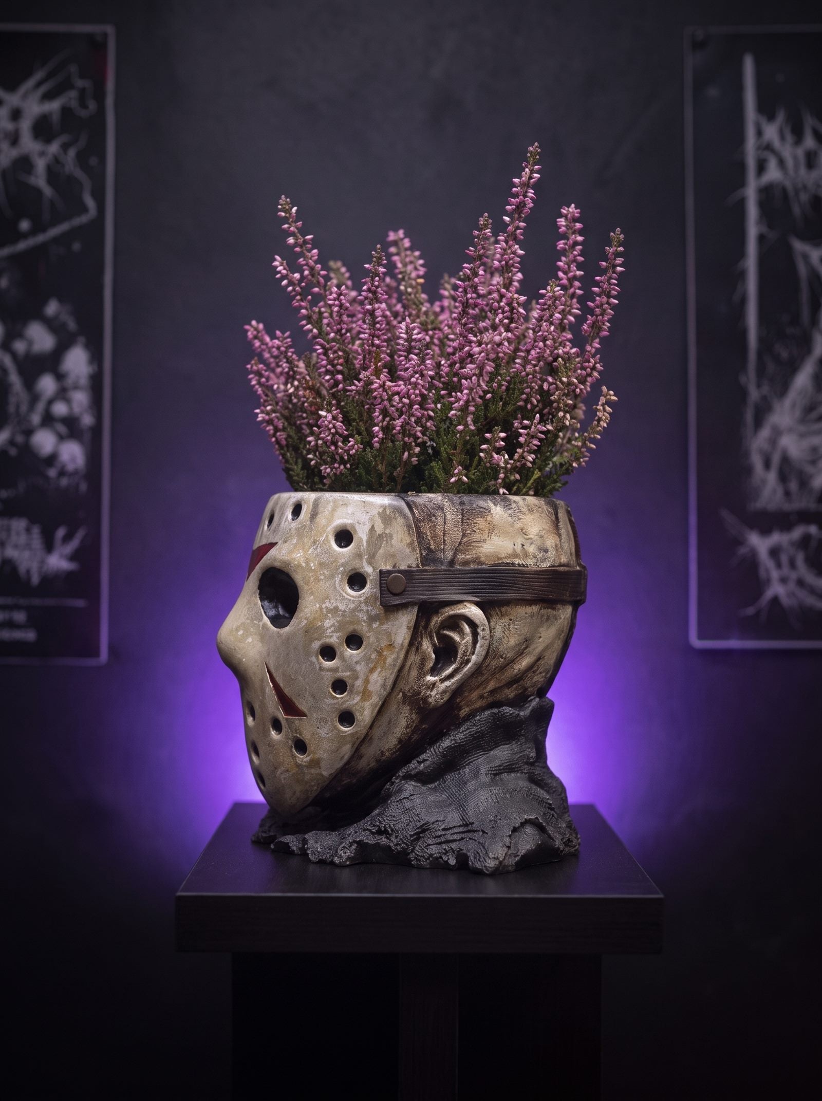 Hockey mask planter side profile detail
